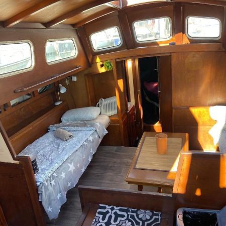 Готель Fantastic Sailing Boat To Sleep In Барселона Екстер'єр фото