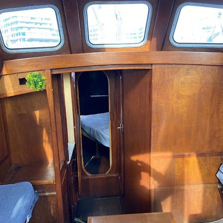 Готель Fantastic Sailing Boat To Sleep In Барселона Екстер'єр фото