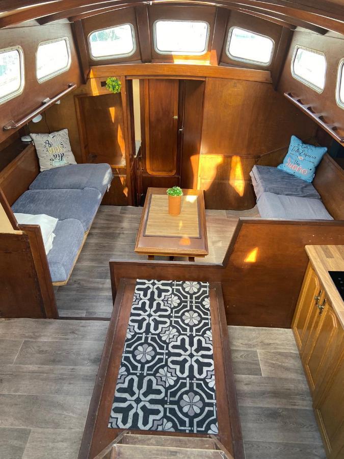 Готель Fantastic Sailing Boat To Sleep In Барселона Екстер'єр фото