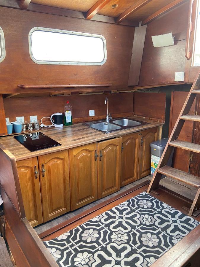 Готель Fantastic Sailing Boat To Sleep In Барселона Екстер'єр фото